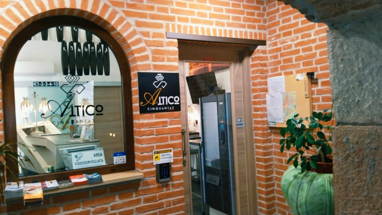Attiko 53 Boutique Rooms Верона Екстер'єр фото